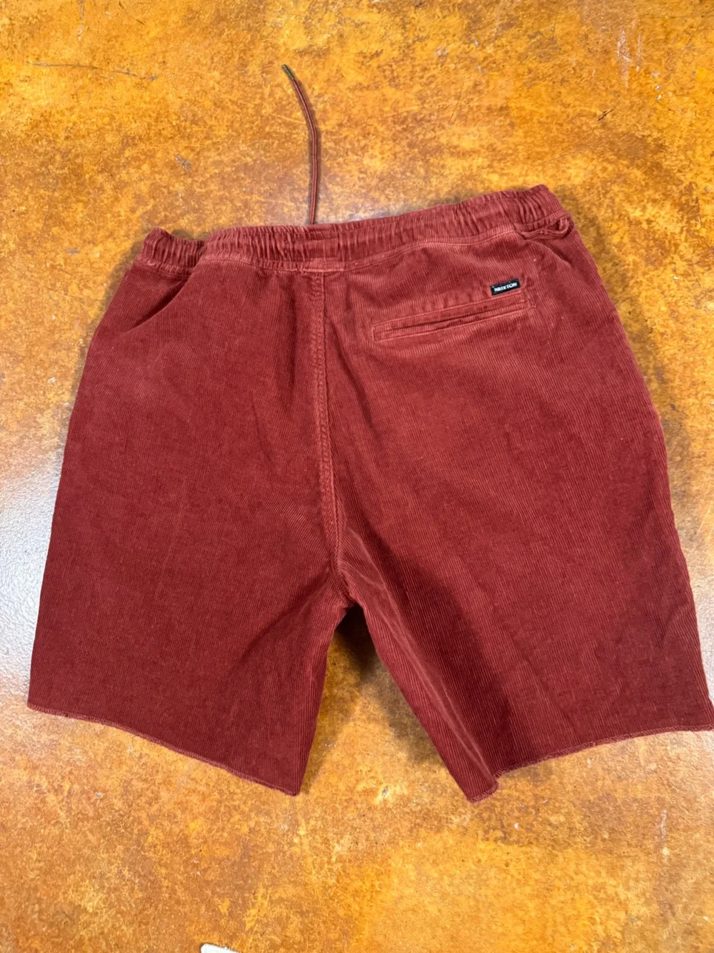 Brixton men’s maroon corduroy drawstring 8 inch inseam shorts size large